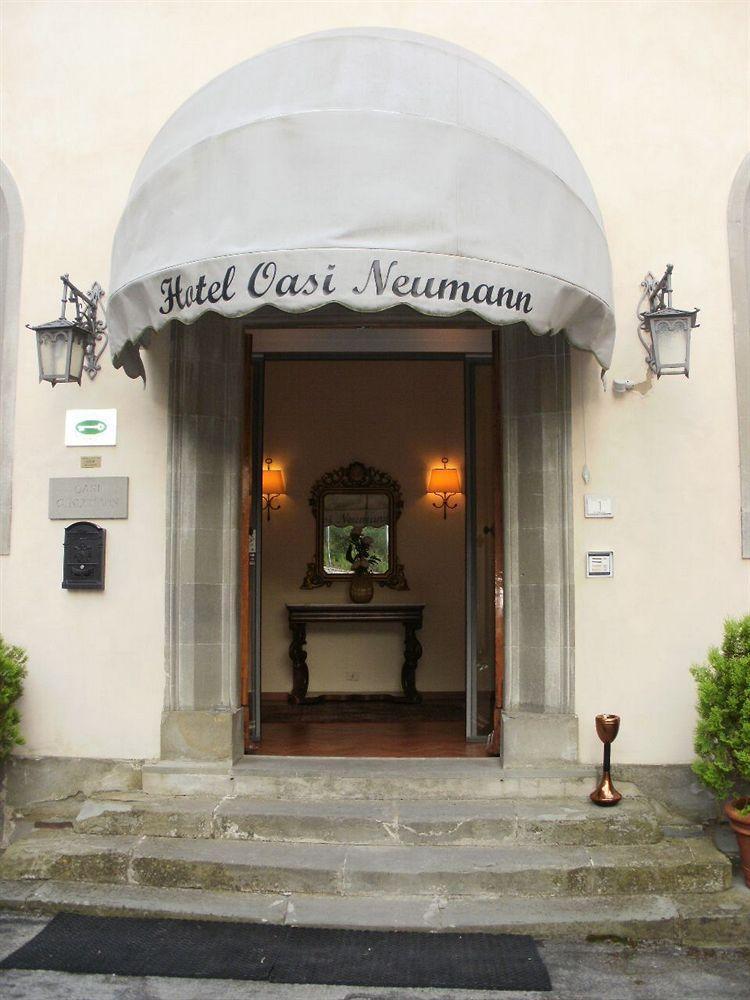 Hotel Oasi Neumann Кортона Екстериор снимка